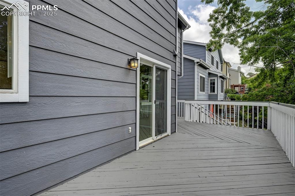 Image 43 of 50: Deck