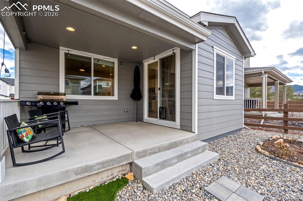 Image 41 of 50: Patio