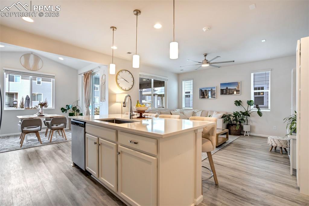 Image 9 of 50: Kitchen