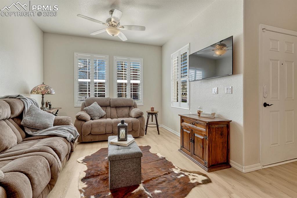 Image 12 of 50: Living Room