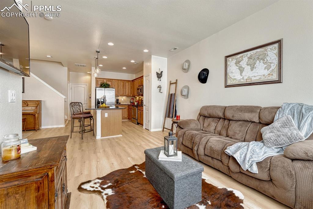 Image 18 of 50: Living Room