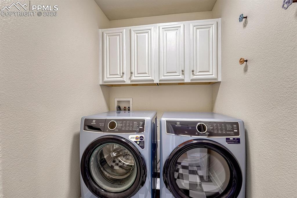 Image 33 of 50: Laundry