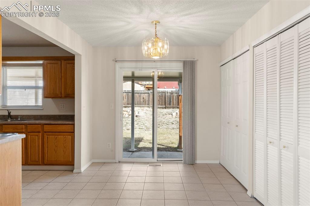 Image 8 of 26: Entry