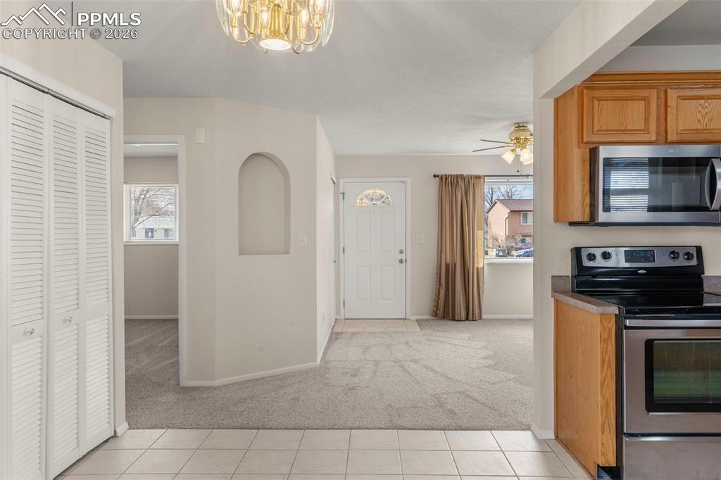 Image 9 of 26: Kitchen