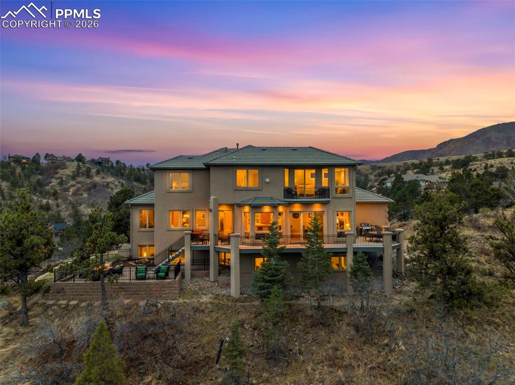 Image 3 of 50: Back of Structure