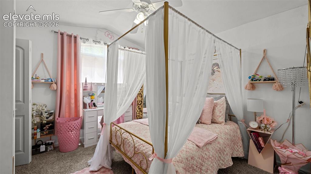Image 17 of 42: Bedroom