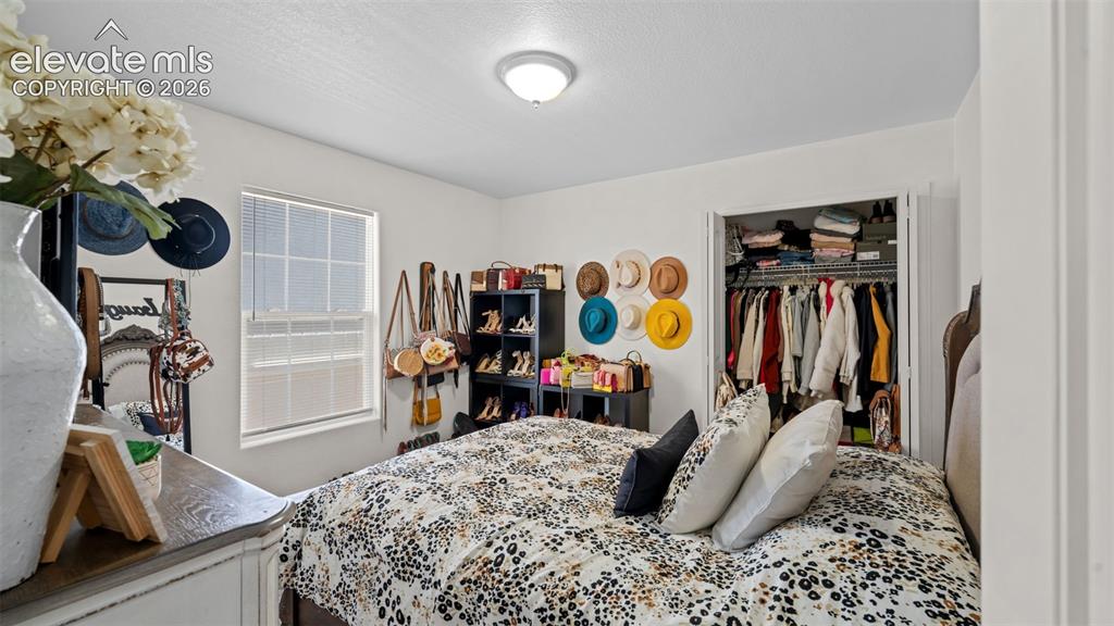 Image 19 of 42: Bedroom