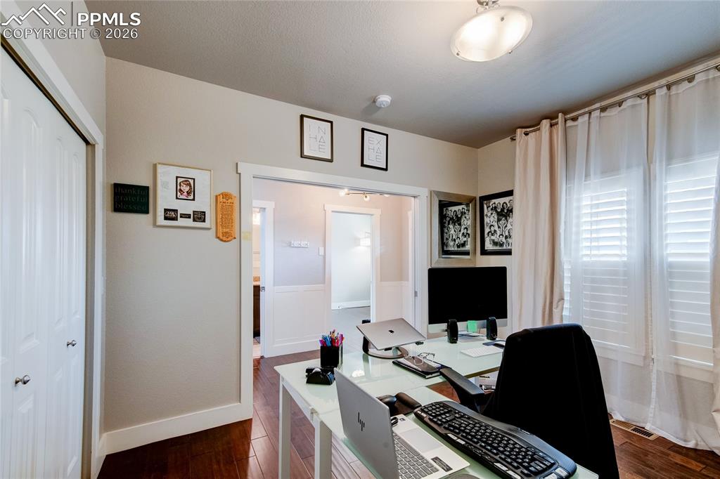 Image 6 of 44: Office