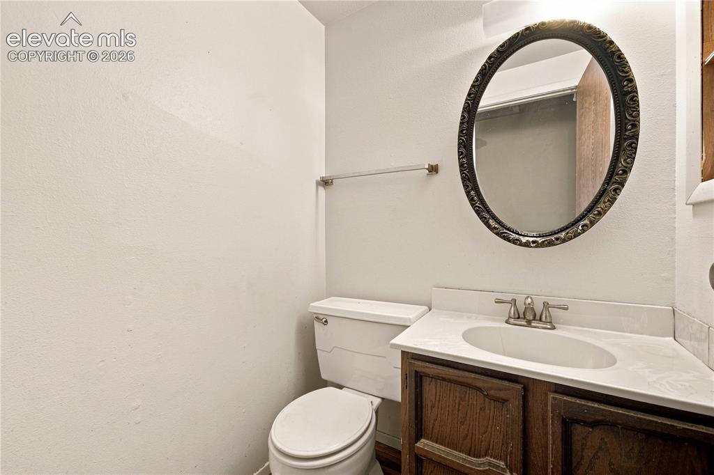 Image 16 of 32: Bathroom