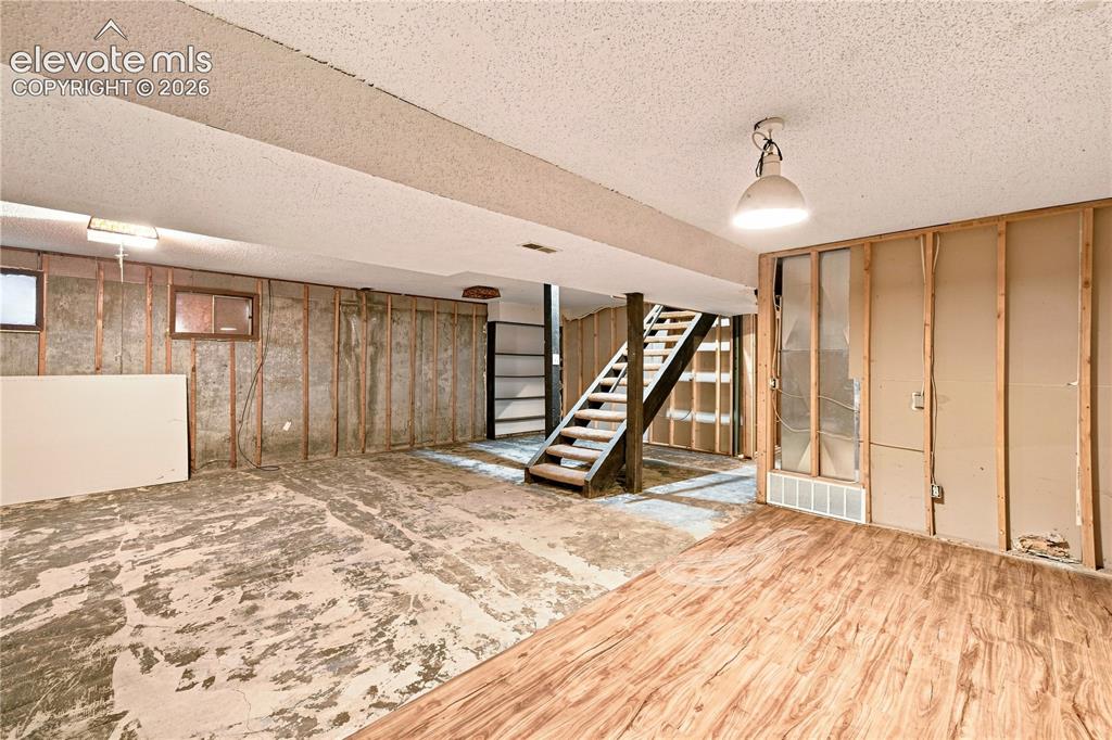 Image 20 of 32: Basement