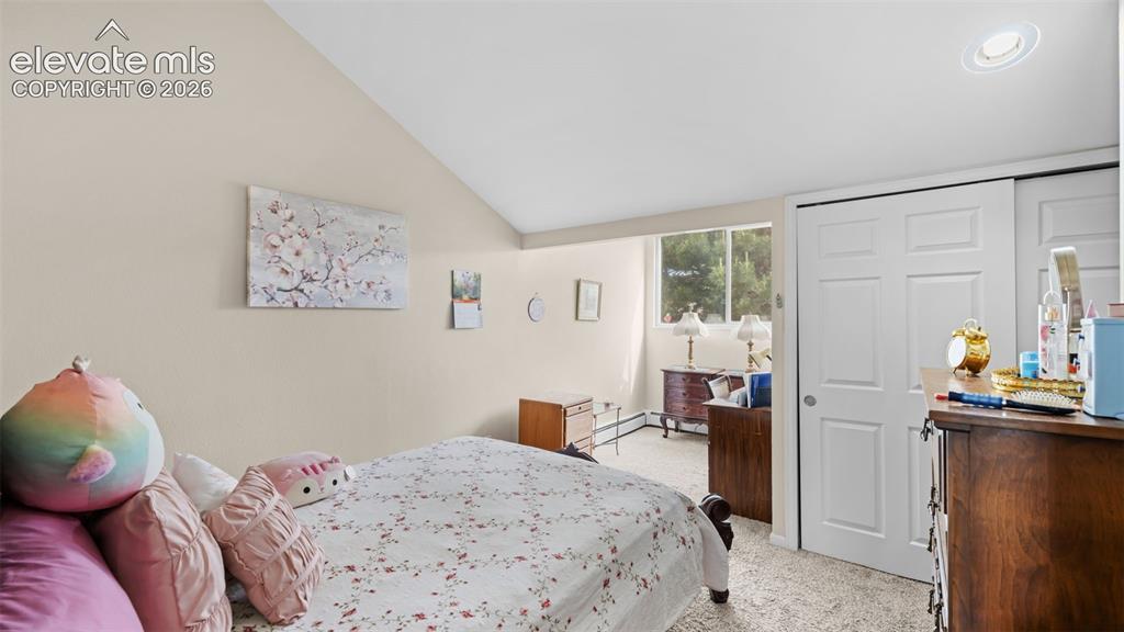 Image 14 of 32: Bedroom