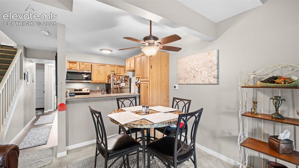 Image 8 of 32: Dining Area