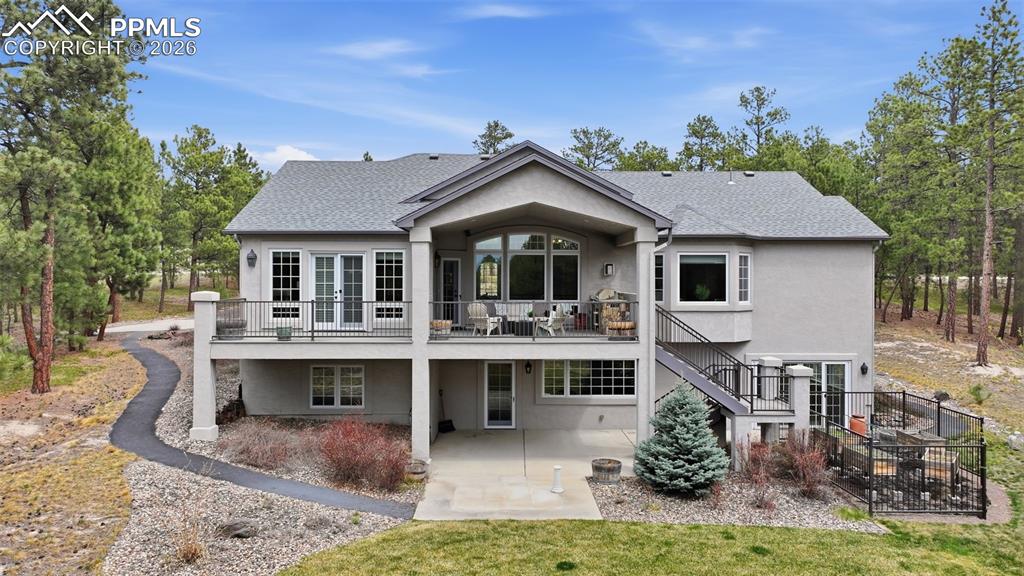 Image 2 of 50: Back of Structure