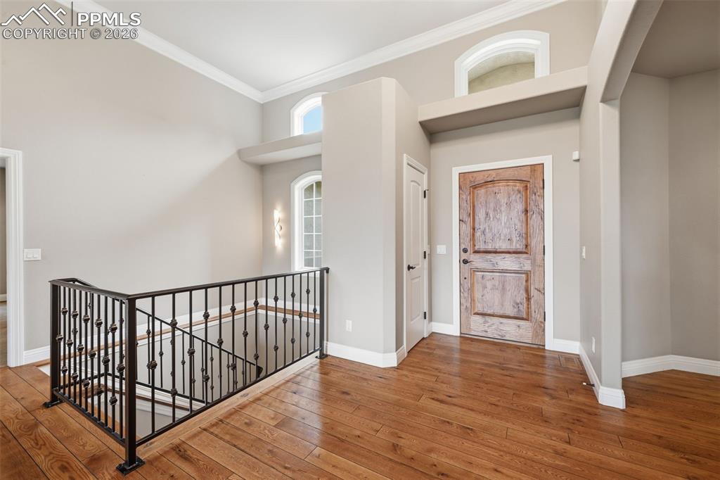 Image 9 of 50: Entry