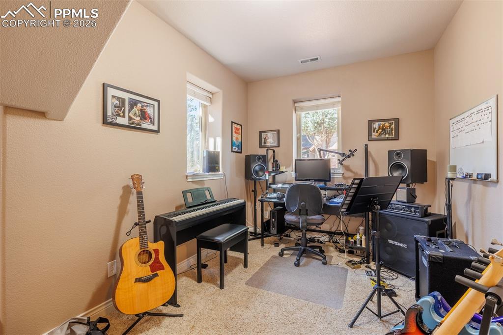 Image 24 of 38: Office