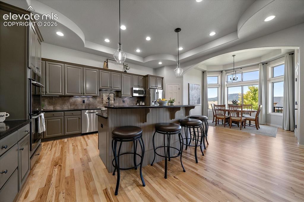 Image 11 of 50: Kitchen