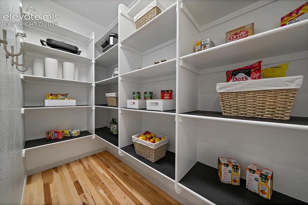 Image 17 of 50: Pantry