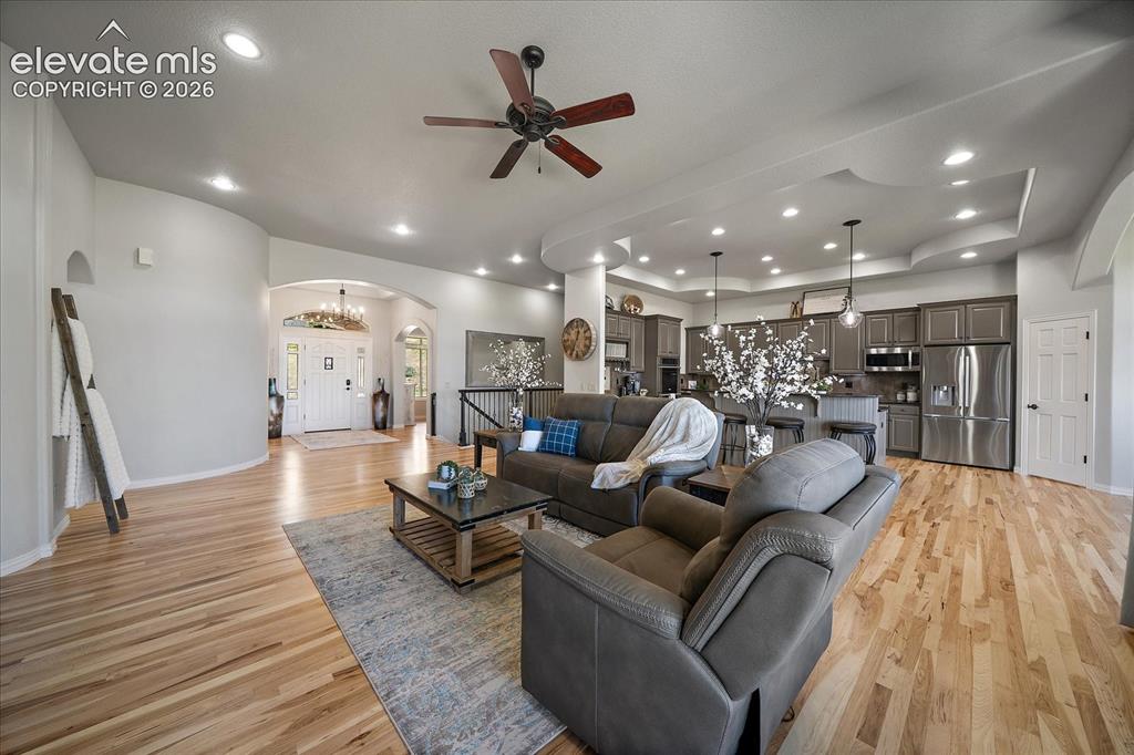 Image 9 of 50: Living Room