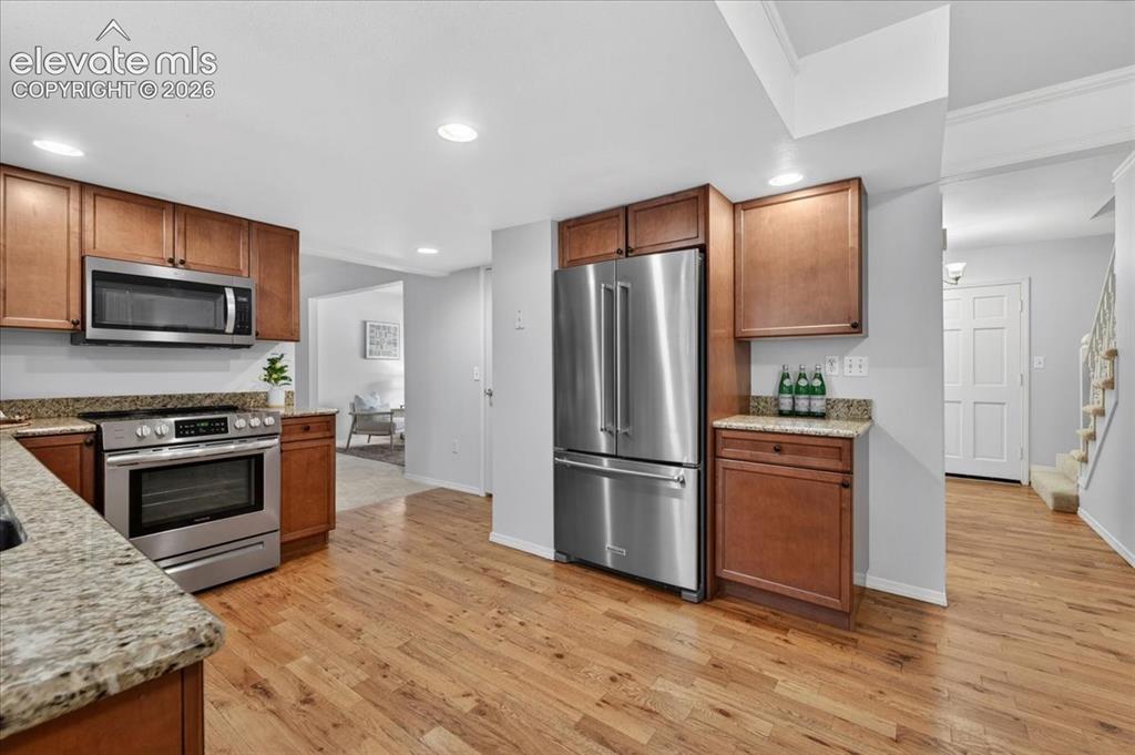Image 10 of 47: Kitchen