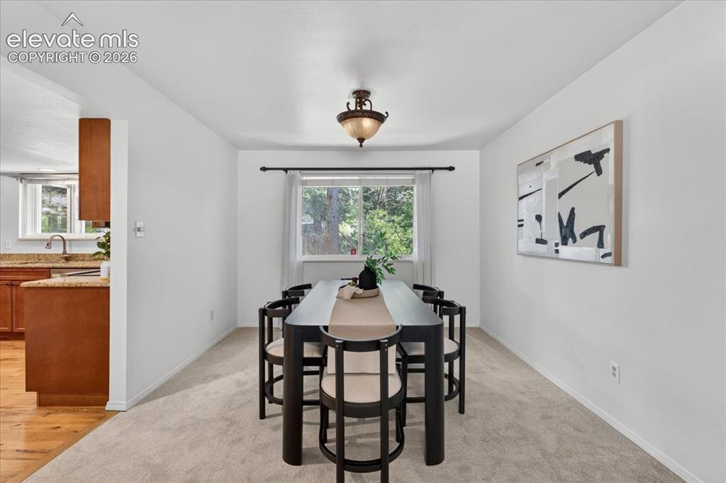 Image 4 of 47: Dining Area