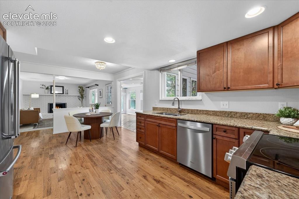 Image 6 of 47: Kitchen