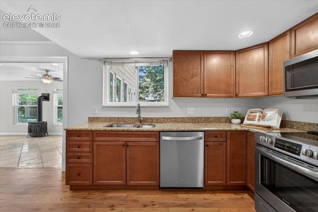 Image 8 of 47: Kitchen