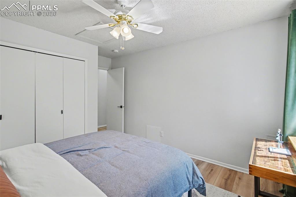 Image 21 of 23: Bedroom