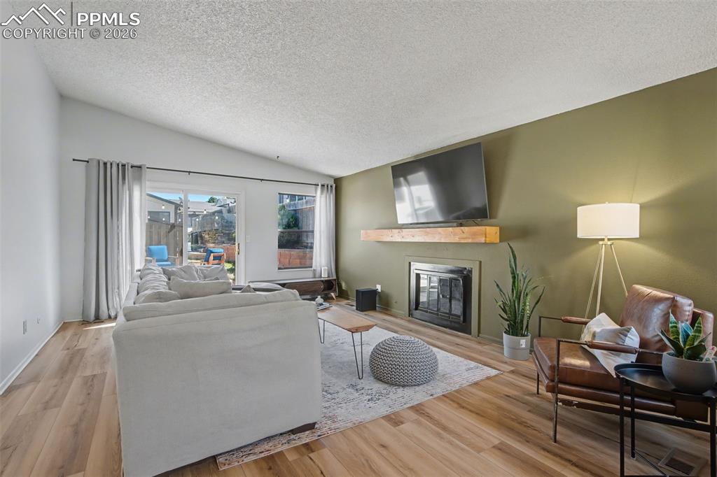 Image 4 of 23: Living Room