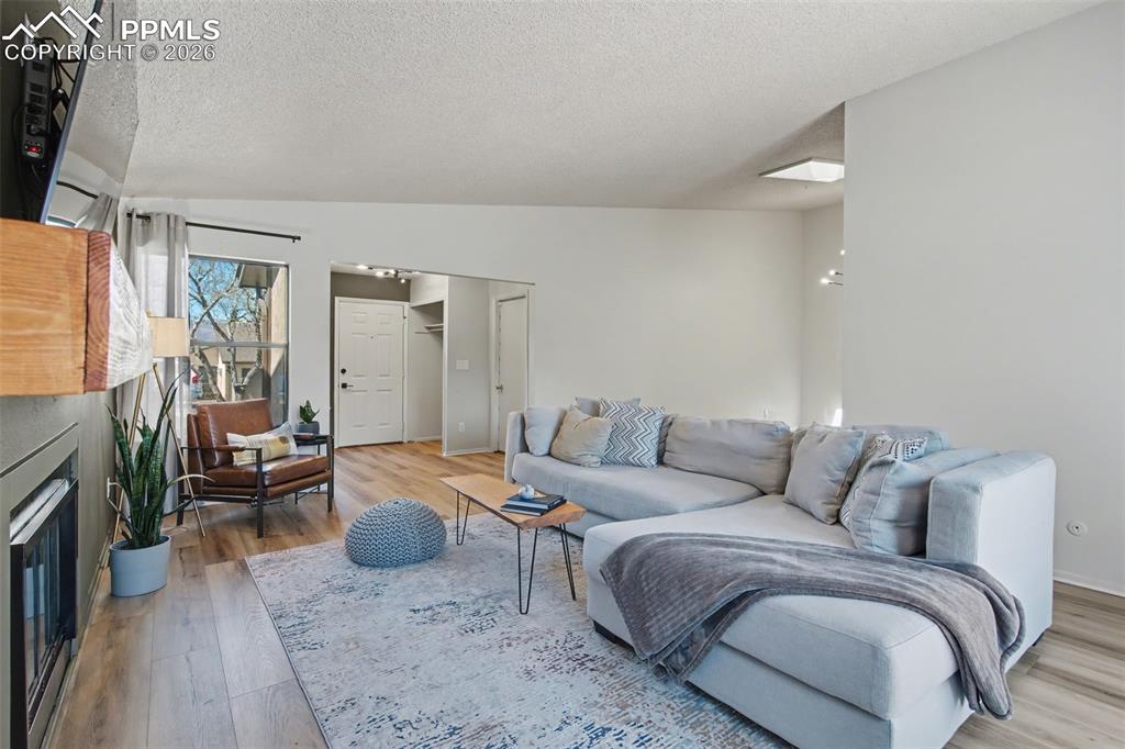 Image 7 of 23: Living Room