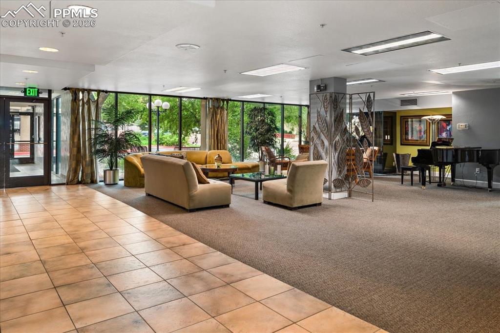 Image 3 of 45: Lobby