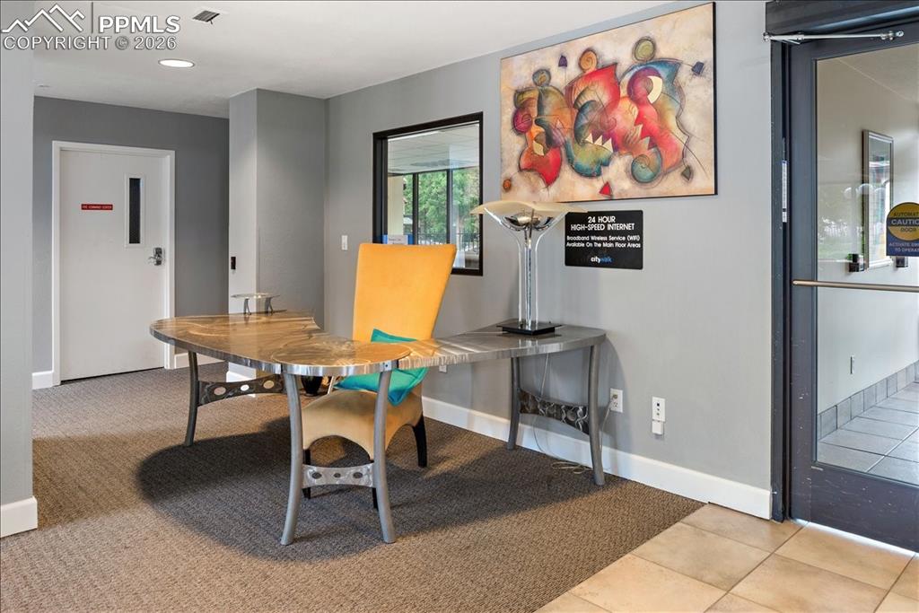 Image 5 of 45: Dining Area