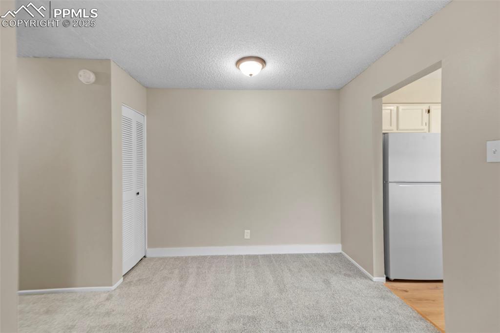 Image 10 of 18: Dining Area