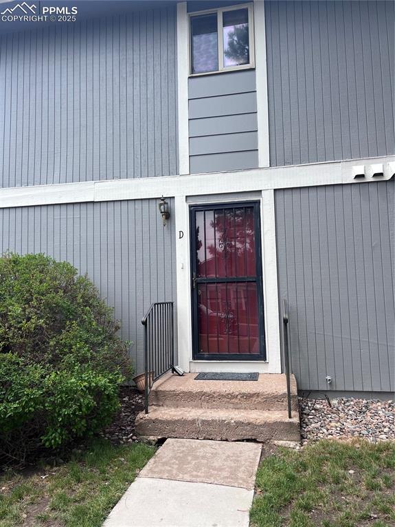 Image 2 of 18: Front door
