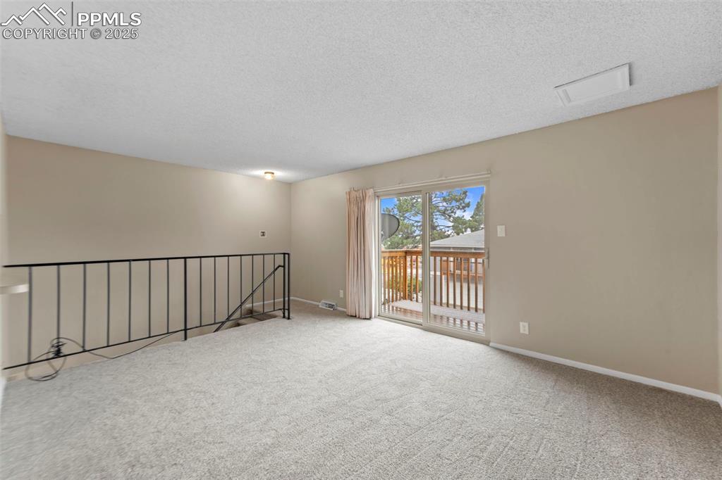 Image 6 of 18: Living Room