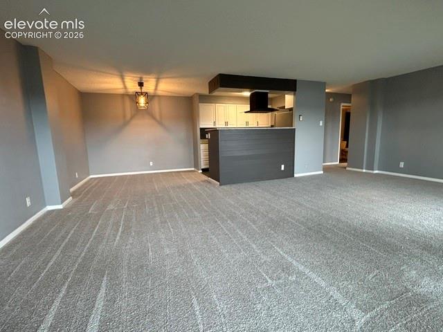 Image 10 of 30: Living Room