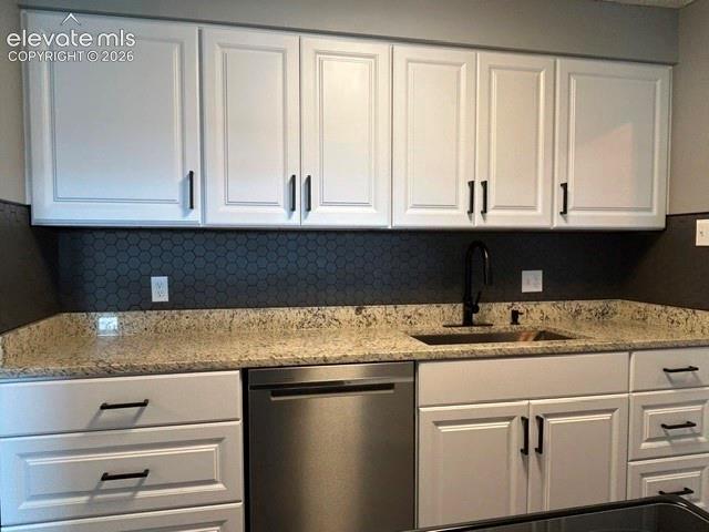 Image 4 of 30: Kitchen