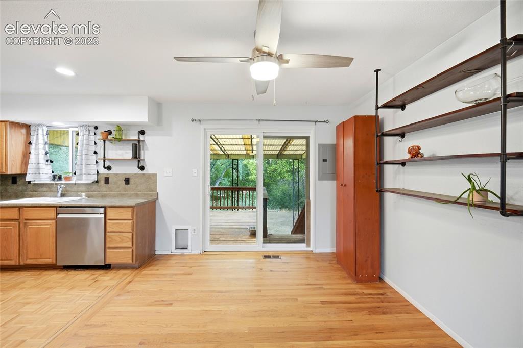 Image 6 of 41: Kitchen