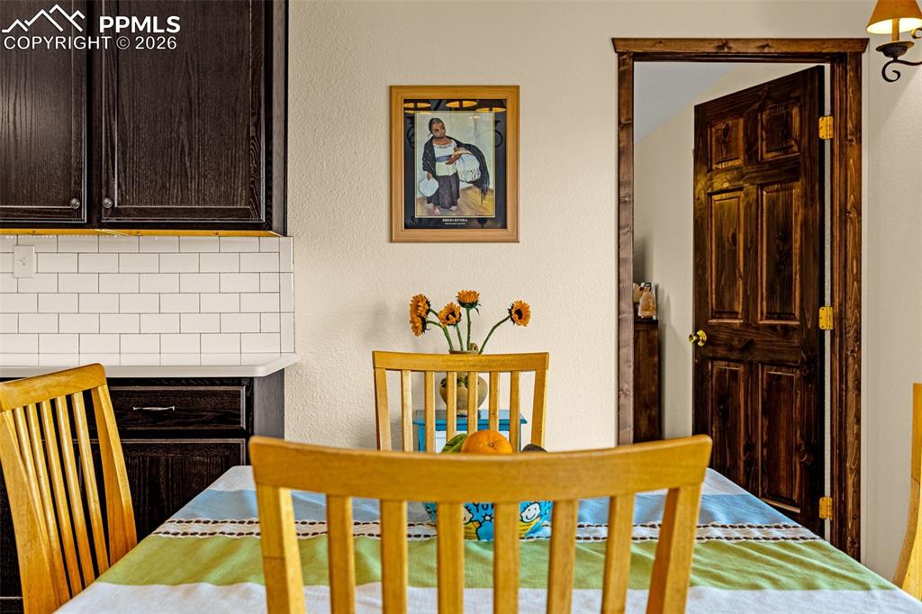 Image 14 of 48: Dining Area