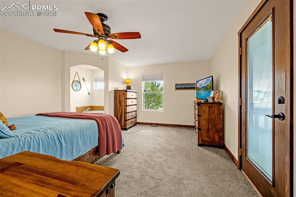 Image 21 of 48: Main Level Primary