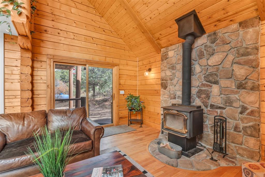 Image 14 of 46: Living Room