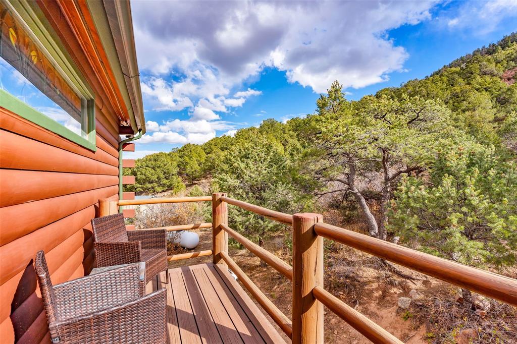 Image 20 of 46: Deck