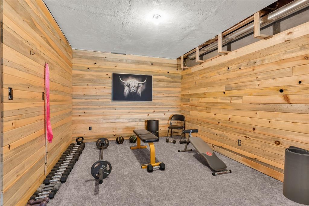 Image 32 of 46: Exercise Room