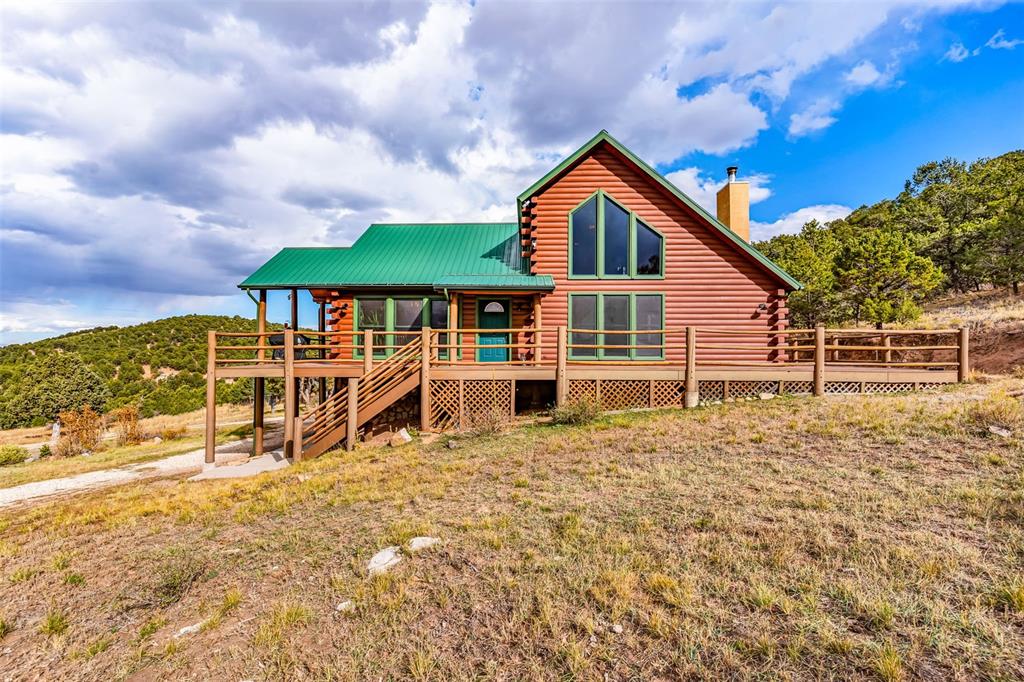 Image 4 of 46: Back of Structure