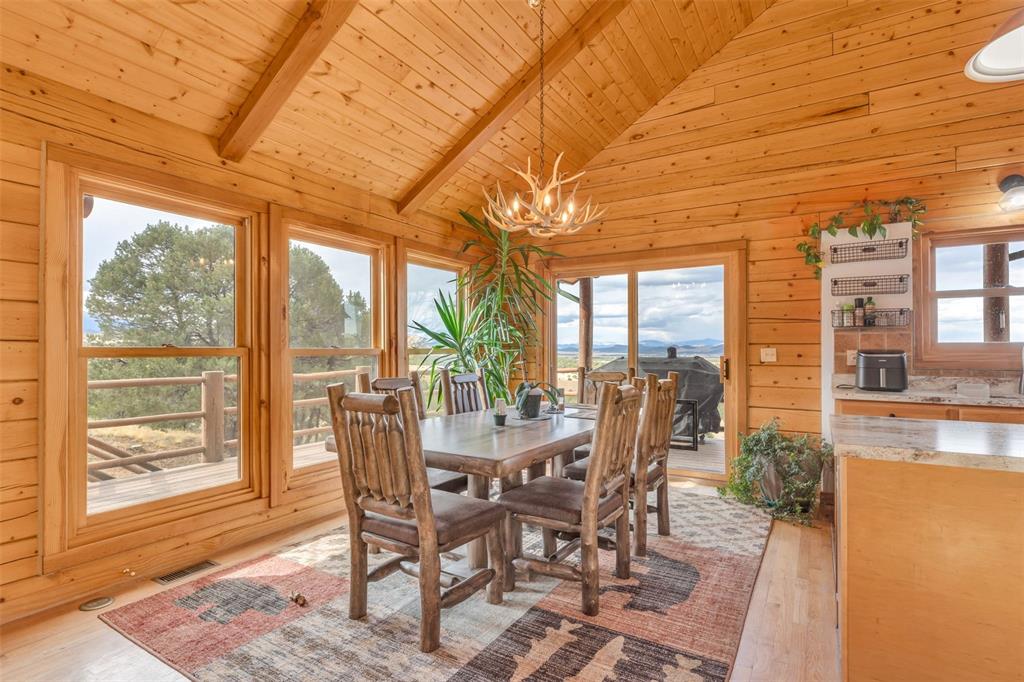 Image 6 of 46: Dining Area