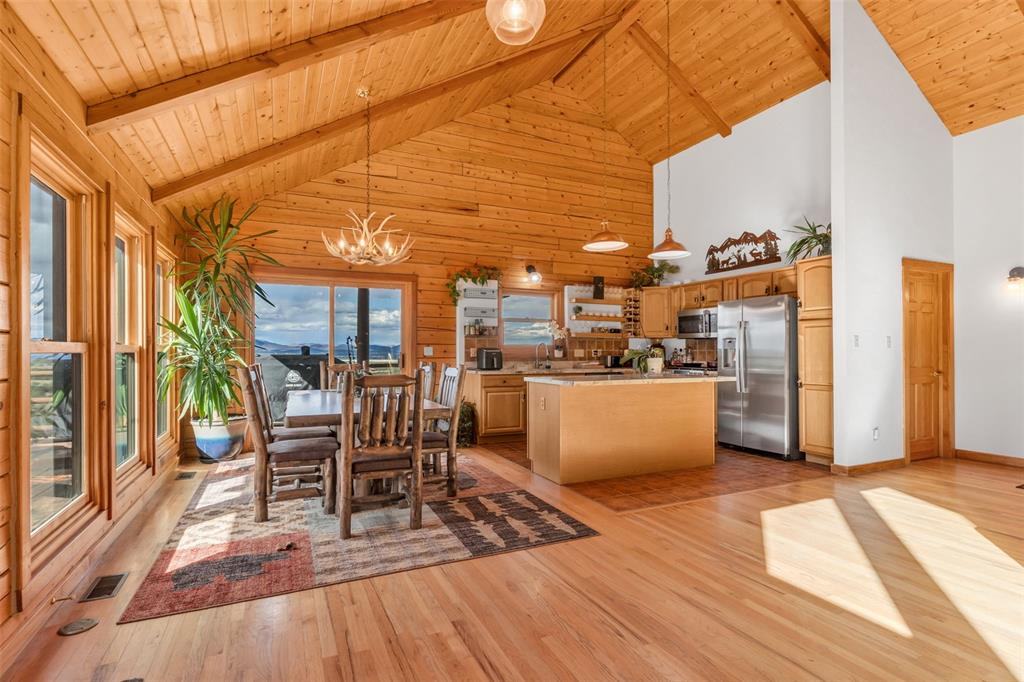 Image 7 of 46: Dining Area