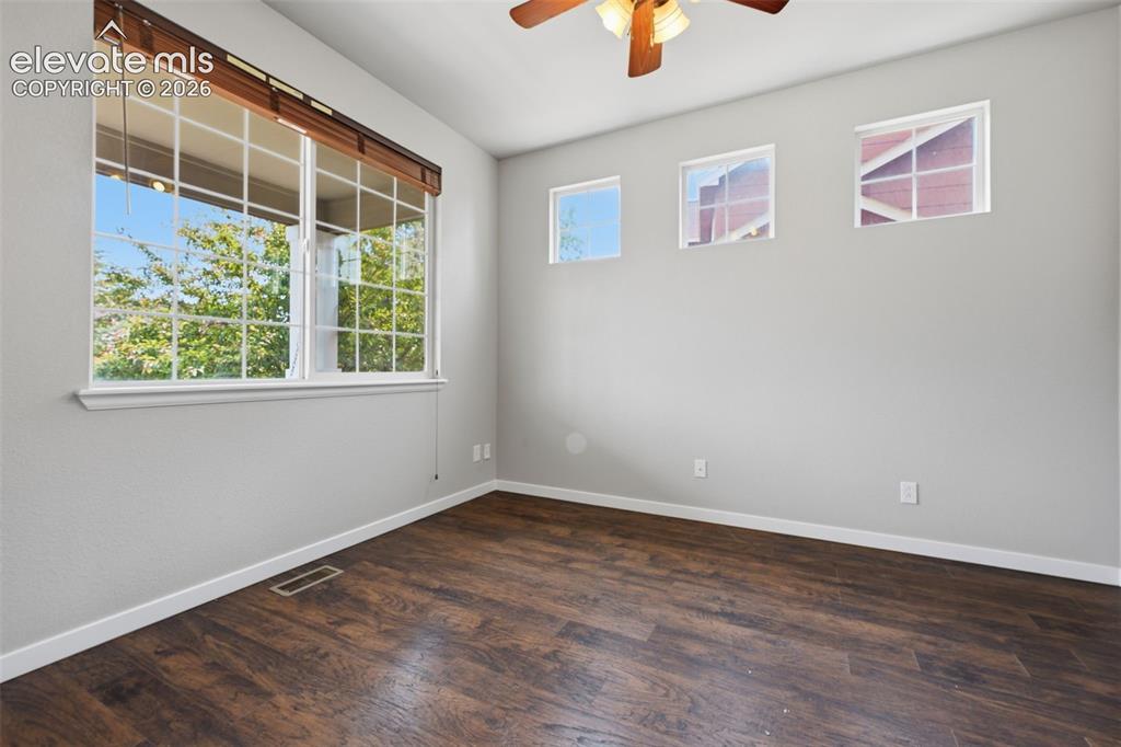 Image 16 of 32: Main Level Office