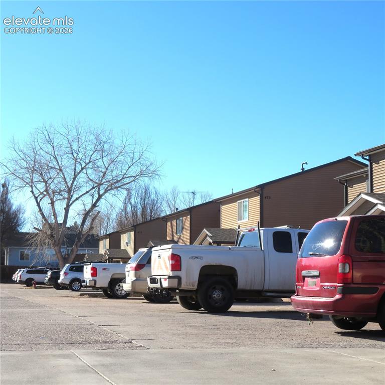 Image 18 of 18: Parking