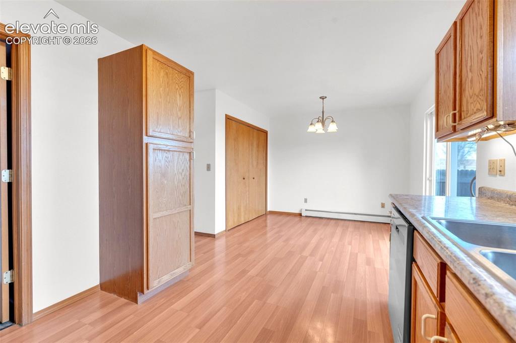 Image 9 of 18: Kitchen