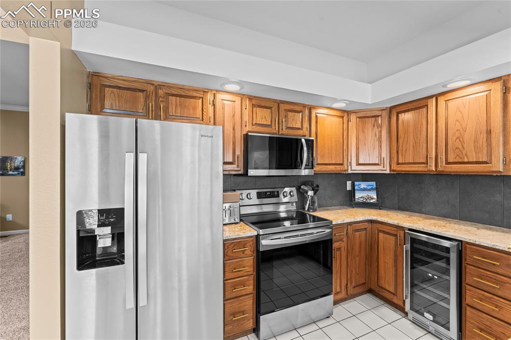 Image 11 of 48: Kitchen
