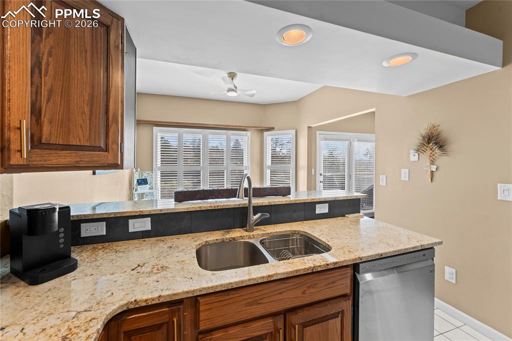 Image 13 of 48: Kitchen